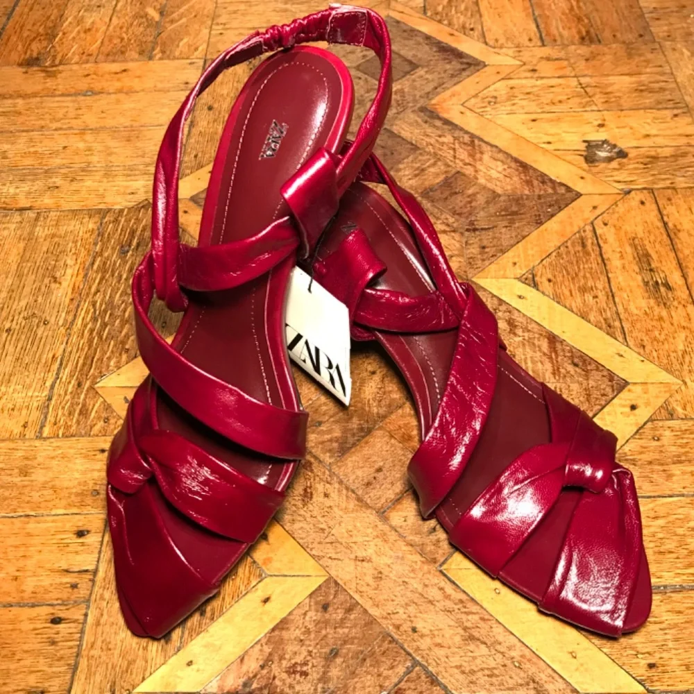 Zara Leather Low Heel Sandals Vibrant Red Chic Classy Open-Toe Slingback Size 8